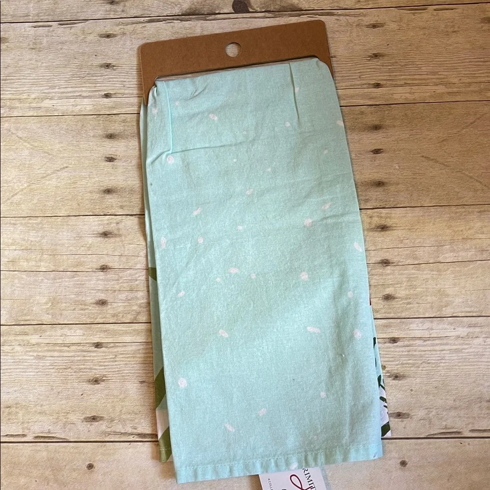 NWT Beautiful Cardinal Bird Cotton Kitchen Towel